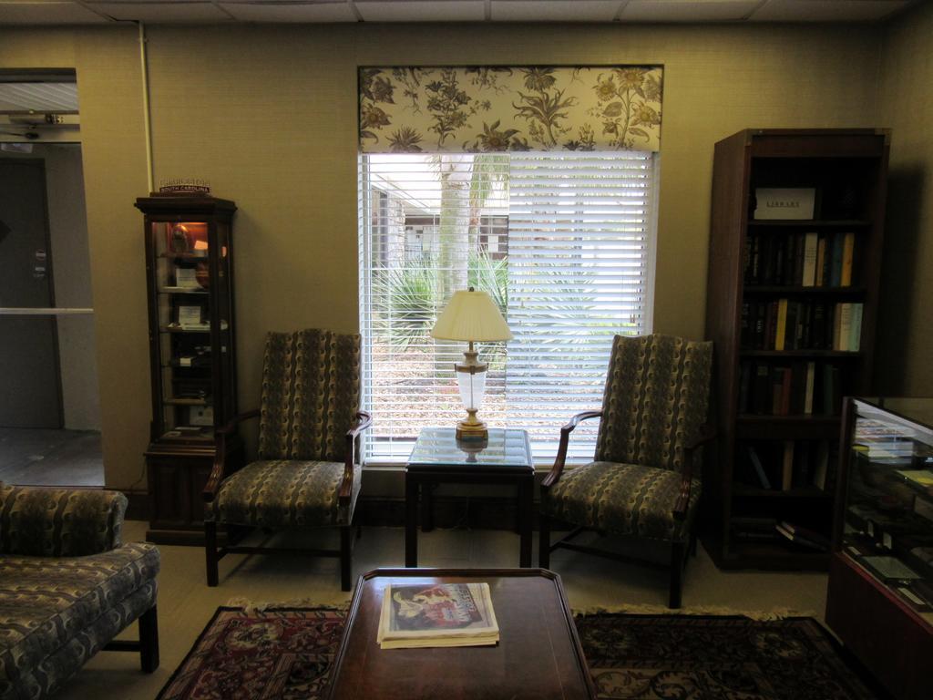 Charleston Grand Hotel 3*