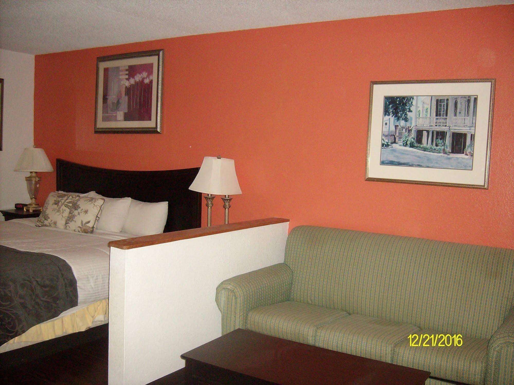Hotel Charleston Grand North Charleston